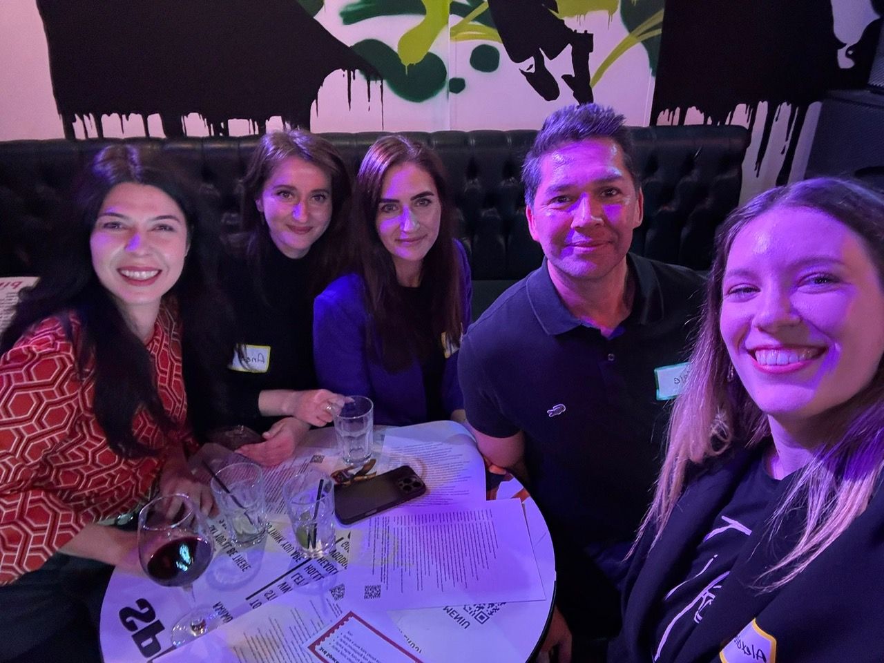 Close-up of attendees enjoying conversations at the 3rd Space Bucharest event